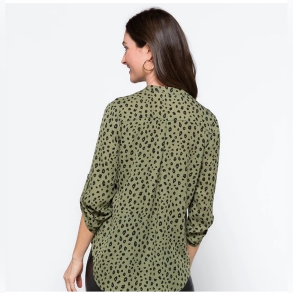 Lush Sage and Black Animal Print Blouse Size medium - Picture 5 of 5